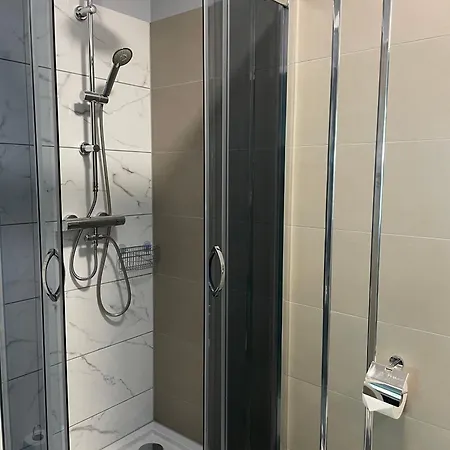 Sizen - I Z Osobnym Wejsciem Rewal